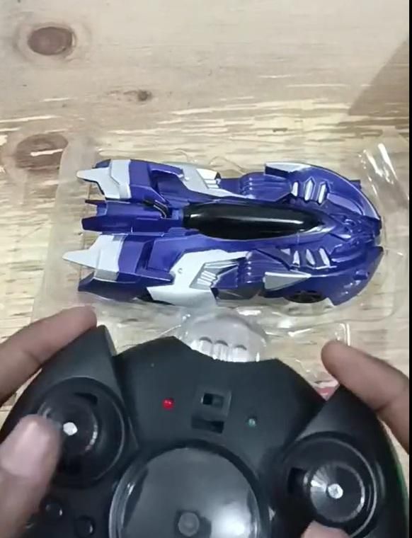 Gravity Defying Wall Climbing Stunt RC Toy Car